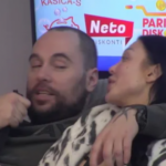NOVI SKANDALOZNI POTEZ! Anđela dopustila Zvezdanu da se pred Anom poigra sa njenim MEĐUNOŽJEM, pipkao je pred punom sobom usred BELA DANA! (VIDEO)