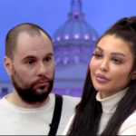 NOVI SKANDALOZNI POTEZ! Anđela dopustila Zvezdanu da se pred Anom poigra sa njenim MEĐUNOŽJEM, pipkao je pred punom sobom usred BELA DANA! (VIDEO)