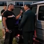 Pogledajte kako je matora tukla bivse djevojke.Jaca sam bre pet puta od tebe da se nisi pomerila !! (VIDEO)