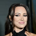 MINA VRBAŠKI PROPALA KO ZETON  Uhvatili smo je u pet šopu – bivša zadrugarka prodaje hranu za mačke i kučiće