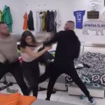 Ugasene kamere vanredno stanje u Eliti- Bukilić sa nozem krenuo da uništava sve po kući, pa slomio nogu! Obezbjeđenje ga iznijelo iz kuće!