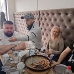 Oglasio se najbolji drug od Elmedina sultana.Zene mu nisu trudne sve je slagao zbog pregleda na internetu