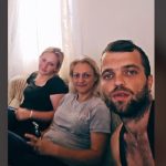 Zmaj od sipova brutalno istukao roba.Rob se napio pobjegle mu krave kod komsije u njivu