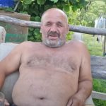 Pogledajte kako Jana sjece nokte Elmedinu sultanu.A onda se izderao na Fatimu,lizi mi tabane